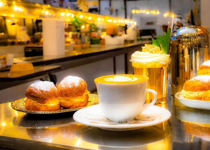Laura Luxury In Couette-café