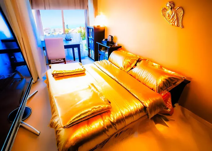 Laura Luxury In * Rome