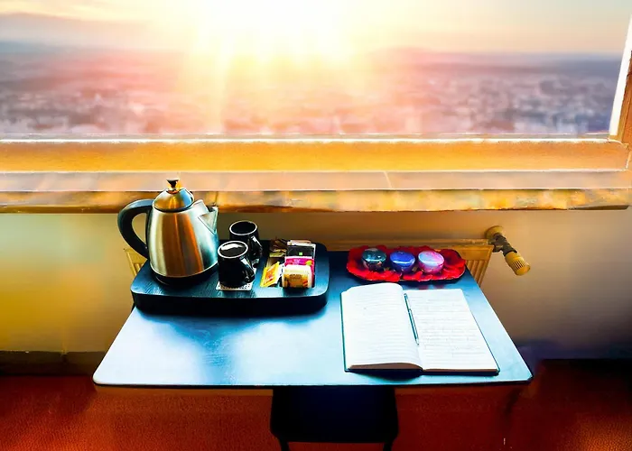 Laura Luxury In Couette-café