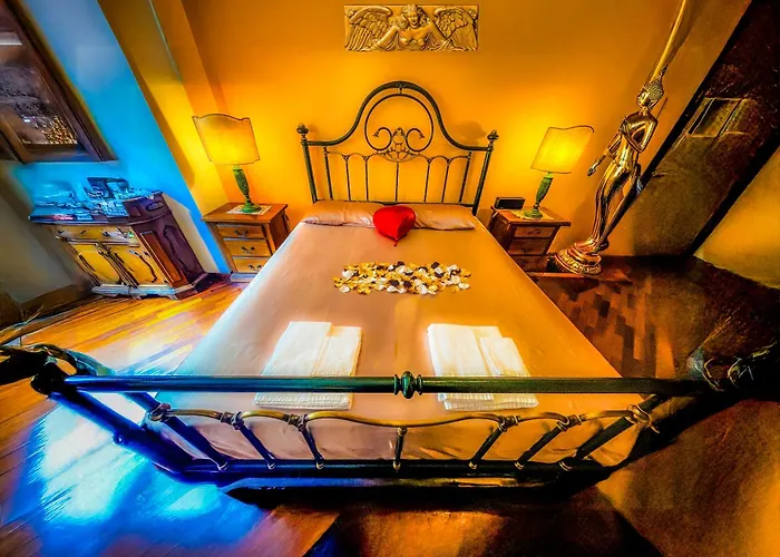 Laura Luxury In *
